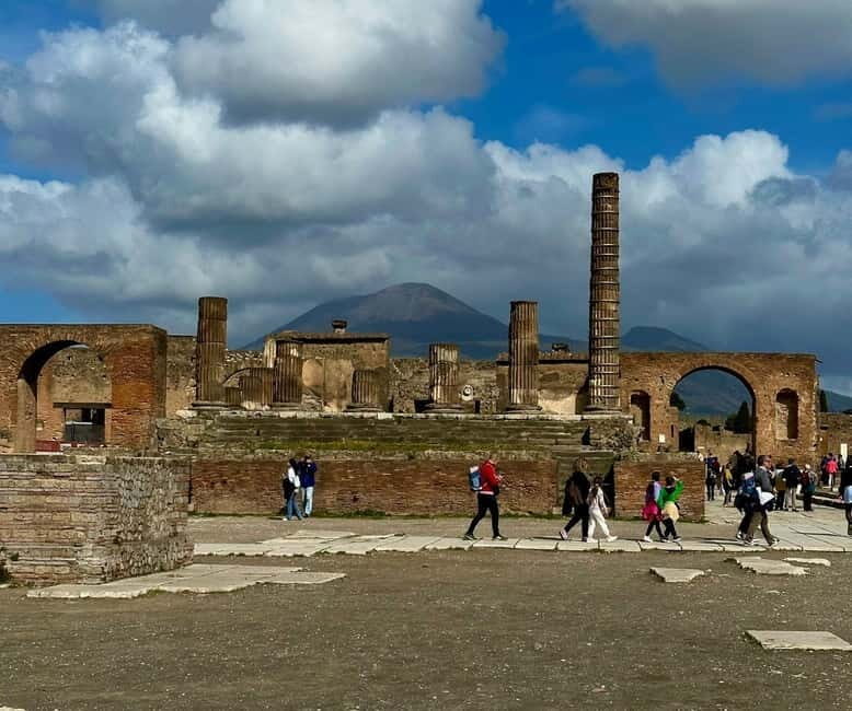Pompeii: walking tour with an archeological guide - Key Points