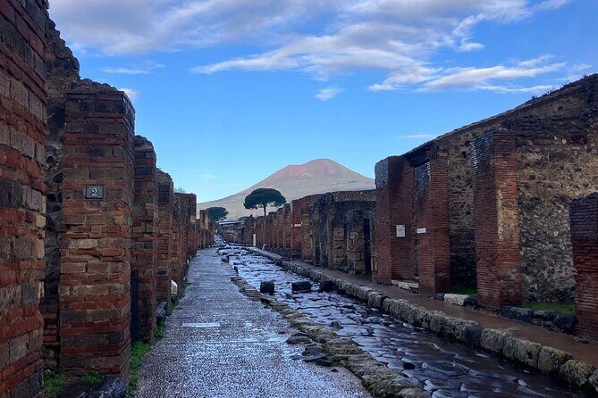 Pompeii: Walking Tour with Archaeologist and Skip-the-Line Ticket - Final Thoughts: Is This Tour Right for You?