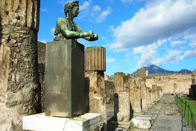 Pompeii Walking Tour With Guide and Ticket - Exploring Pompeiis History
