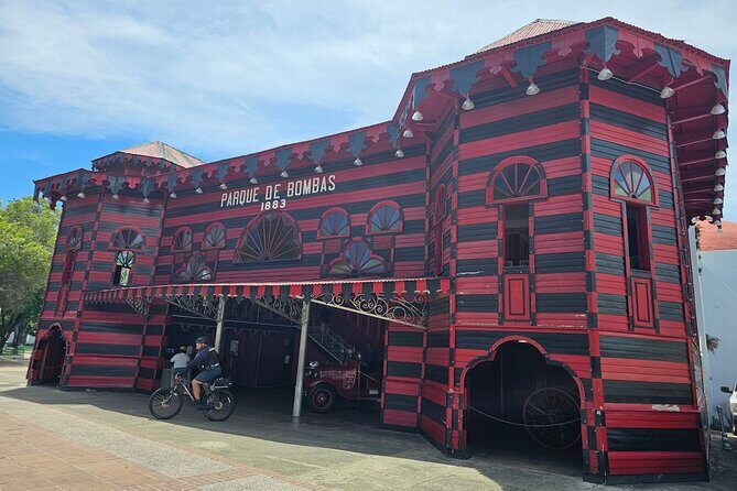 Ponce: Walking City Tour, Entry Seralles Museum & Dinner Included - The Sum Up