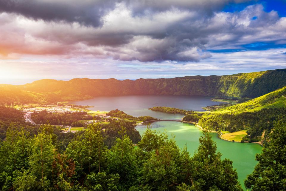 Ponta Delgada: 2-Day West & East Island Volcanoes Tour - Key Points