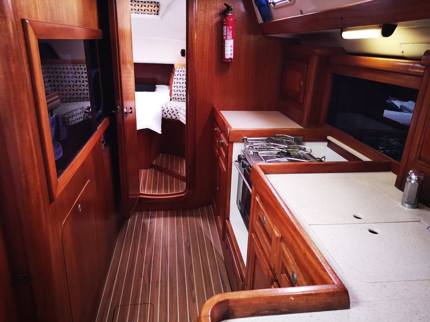Ponta Delgada: Private Sailboat Cruise With Welcome Drinks - Languages