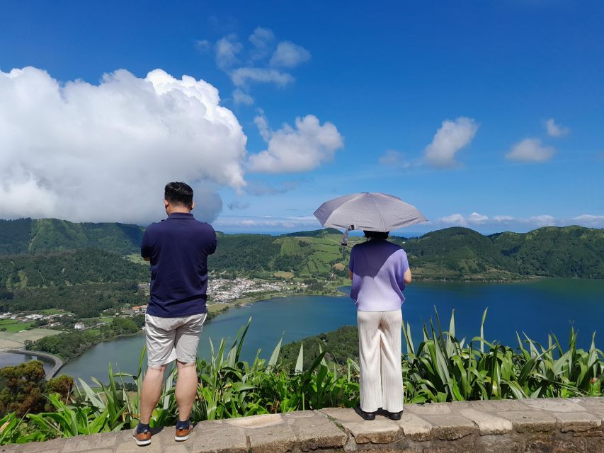 Ponta Delgada: Sete Cidades & Lagoa Do Fogo Full-Day Tour - Pineapple Plantation Visit