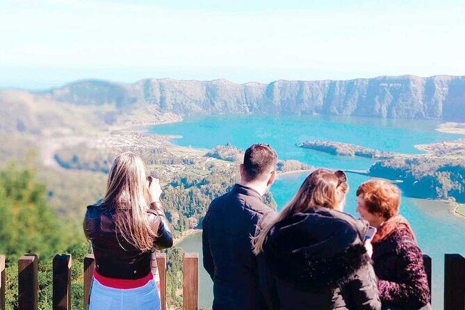 Ponta Delgada: Shore Excursion Sete Cidades and Furnas Volcano - Key Points