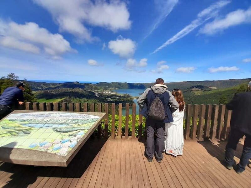 Ponta Delgada: The Blue & Green Lake Shore Excursion - Authentic Experiences and Authentic Guides