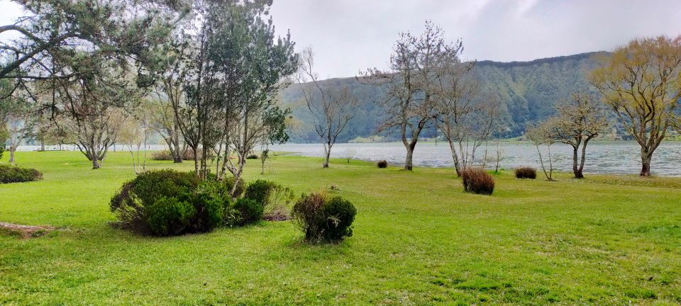 Ponta Delgada: Tour Sete Cidades Green & Blue Lakes - Main Stop: Ponta Delgada
