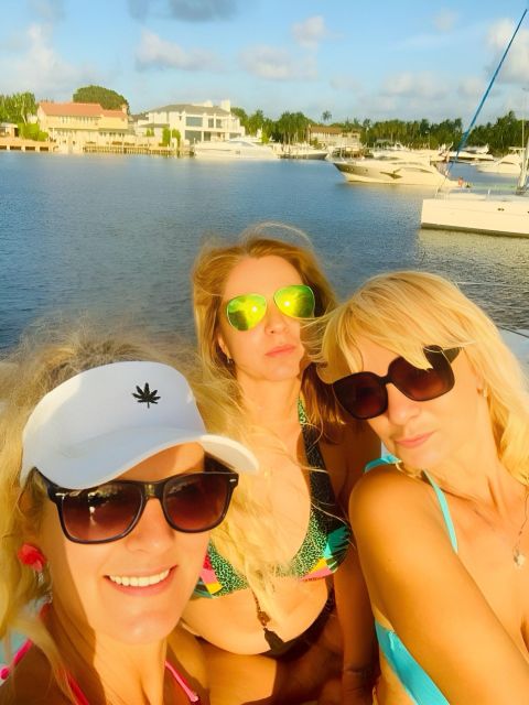Pontoon Boat Ride on the Ocean and Canals in Broward County - Boat Features