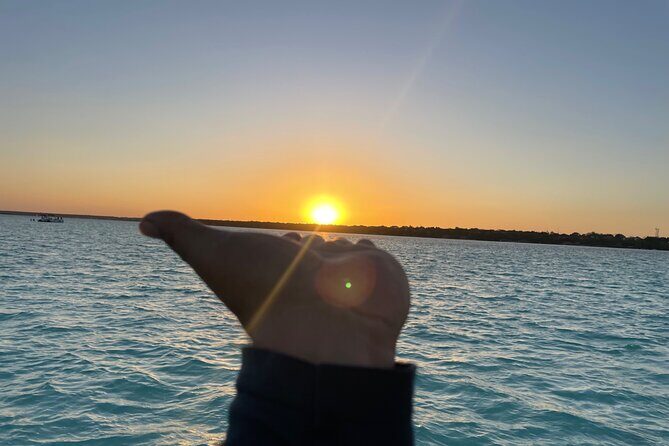 Pontoon Tour of the 7 Color Lagoon - Key Points