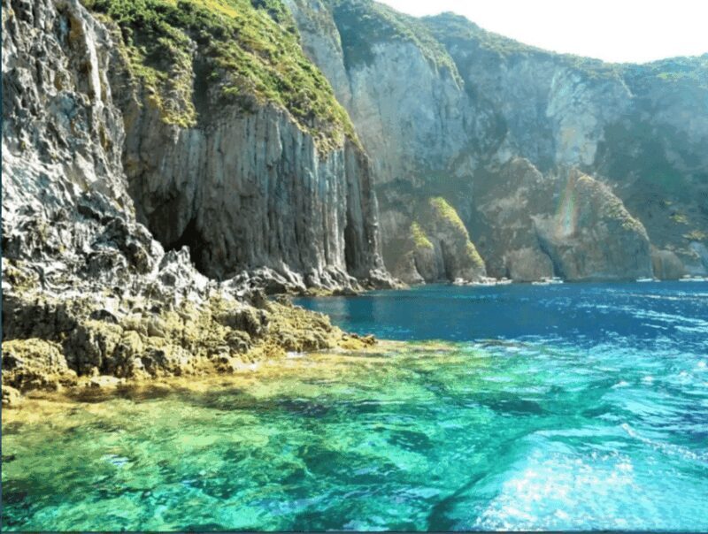 Ponza/Palmarola boat tour with lunch on board - Key Points