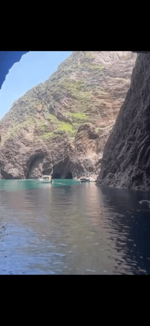 Ponza/Palmarola Boat Tour With Lunch on Board - Boat and Amenities