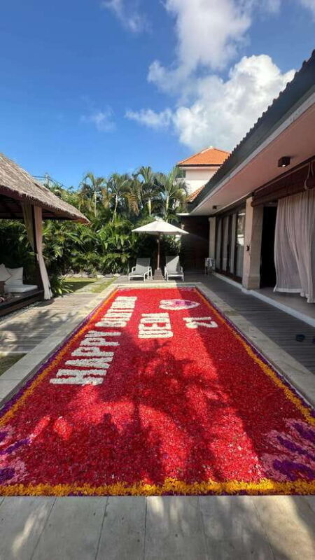 Pool Flower Decorations Bali: Birthday-Honeymoon-Anniversary - The Sum Up