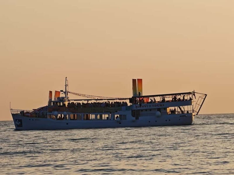 Pore: Sunset Cruise with Dinner and cocktail - An Overview of the Sunset Dolphin Cruise Experience