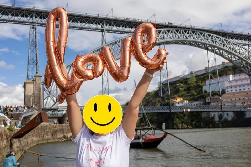 Port: Photo sessions in the city of Porto for groups or individuals. - Itinerary and Locations: What to Expect