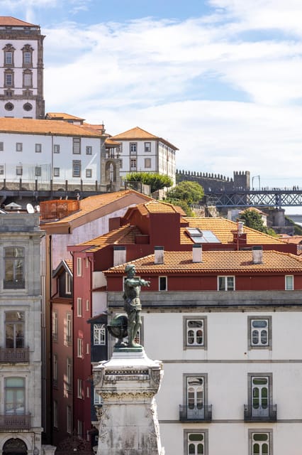 Port: Photo sessions in the city of Porto for groups or individuals. - Authentic Experiences and Real Feedback