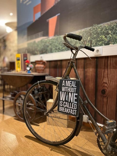 Port wine tasting in Vila Nova de Gaia - A Taste of Authenticity in Vila Nova de Gaia