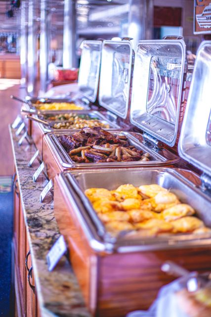 Portland: Champagne Brunch Cruise on Willamette River - Dining and Entertainment