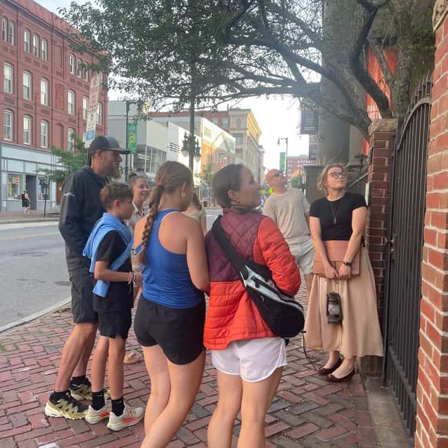 Portland: Ghost Walk - Starting Point: Monument Square