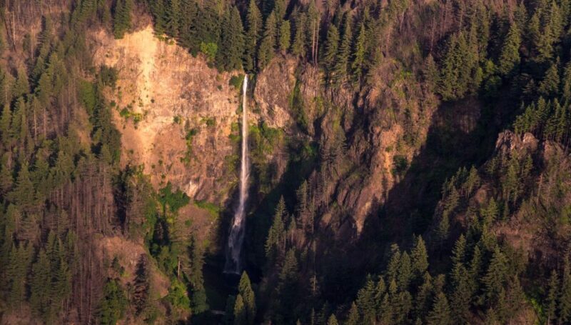 Portland: Multnomah Falls Scenic Flight Tour - Key Points