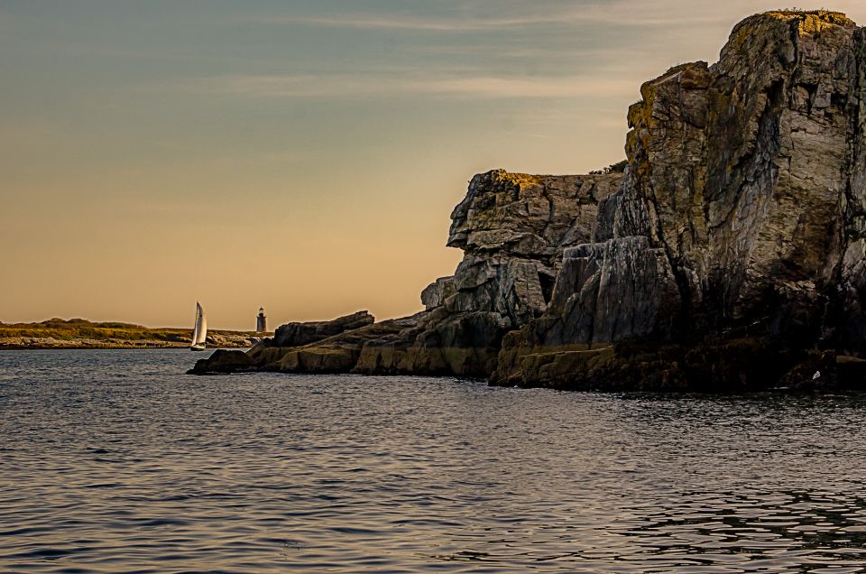Portland: Sunset Lighthouse Cruise in Casco Bay With Drinks - Craft Beverages and Onboard Amenities