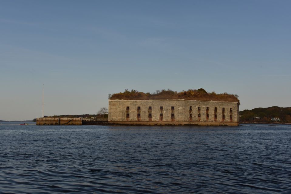 Portland: Sunset Lighthouse Cruise in Casco Bay With Drinks - Lighthouse and Wildlife Viewing