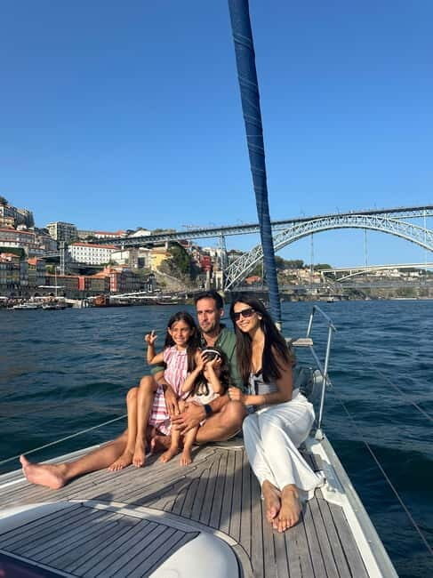 Porto 4H: Charm cruise, wine tasting and vintage van tour - The Itinerary in Detail