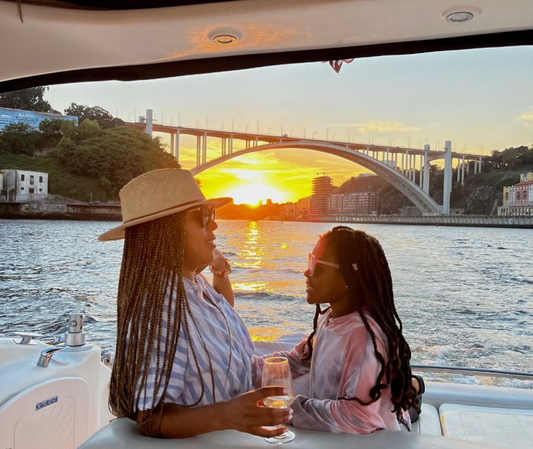 Porto: 6 Bridges Yacht Cruise with Local Wine & Snacks - Key Points