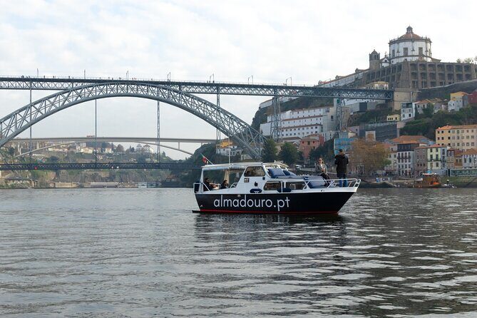 Porto: Boat trip on Douro river , six bridges /Sunset opcion - An In-Depth Look at the Porto Douro River Boat Tour
