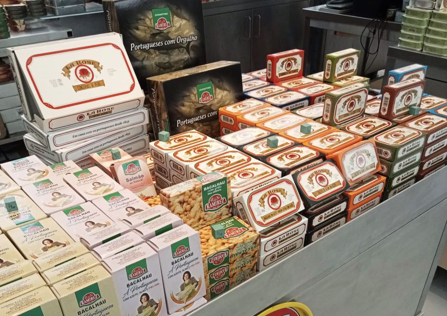 Porto: Bolhão Market and Codfish Tasting Guided Food Tour - Codfish Tasting Experience