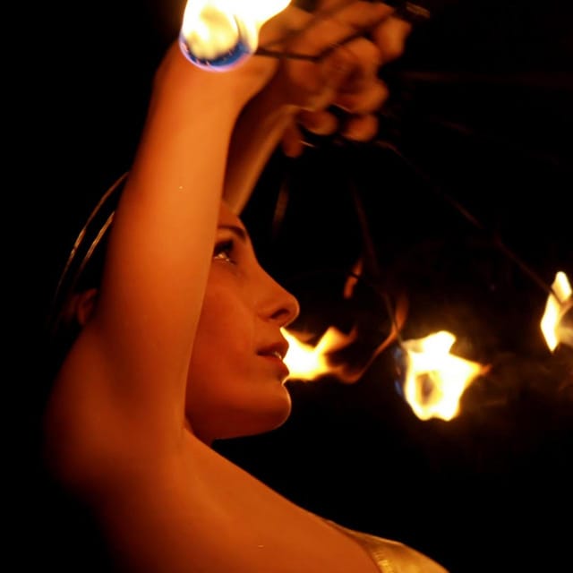 Porto: Cabaret & Pole Shows, offer a Glass of Champagne - The Sum Up