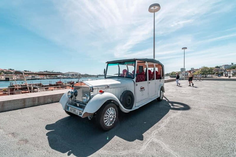 Porto: City Center Eco Car e Cruzeiro Rio Douro - Key Points  