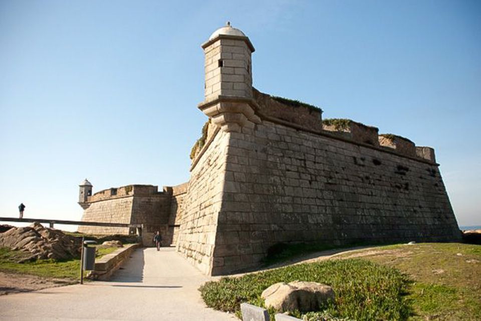 Porto City Full Day Minibus Tour, Lunch & Wine Tasting - Important Information