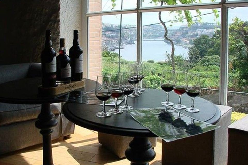 Porto City Full Day Minibus Tour, Lunch & Wine Tasting - 6 Bridges Cruise