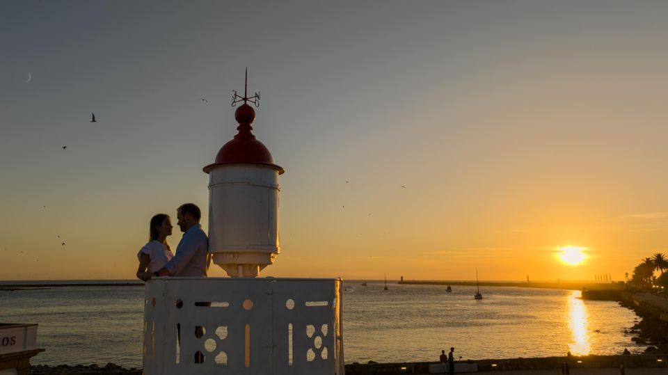 Porto: Couple Photo Session in Old Foz - Celebrate an Engagement
