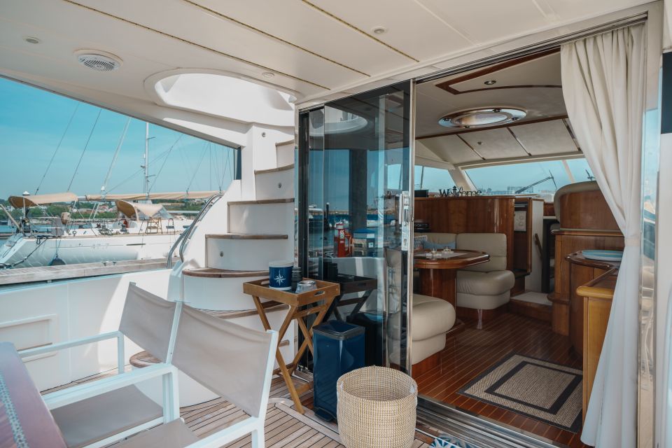 Porto: Cruise on the Douro River - Discover Ilha Dos Amores - Indulge in Onboard Dining