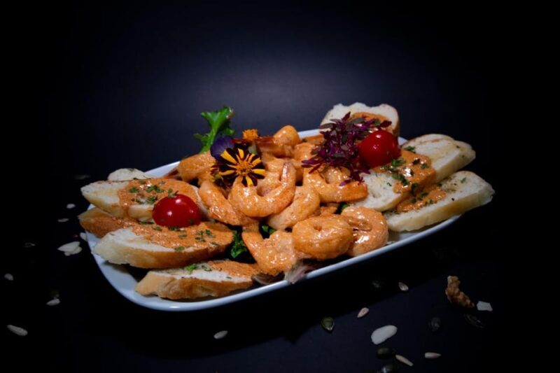 Porto: Dinner with Cabaret & Pole Shows - The Dinner