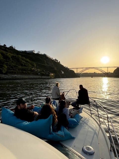 Porto: Douro River Cruise / Welcome Drink/with sunset option - Who Should Consider This Cruise?