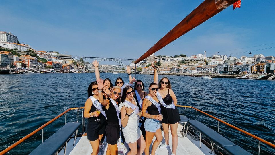 Porto: Exclusive Bachelor Party at Classic Boat Cruise 3H - Inclusions
