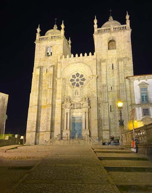 Porto: Fado Show with Dinner and City Tour by Night - Discover Porto After Dark: A Fado Dinner and City Tour Experience  