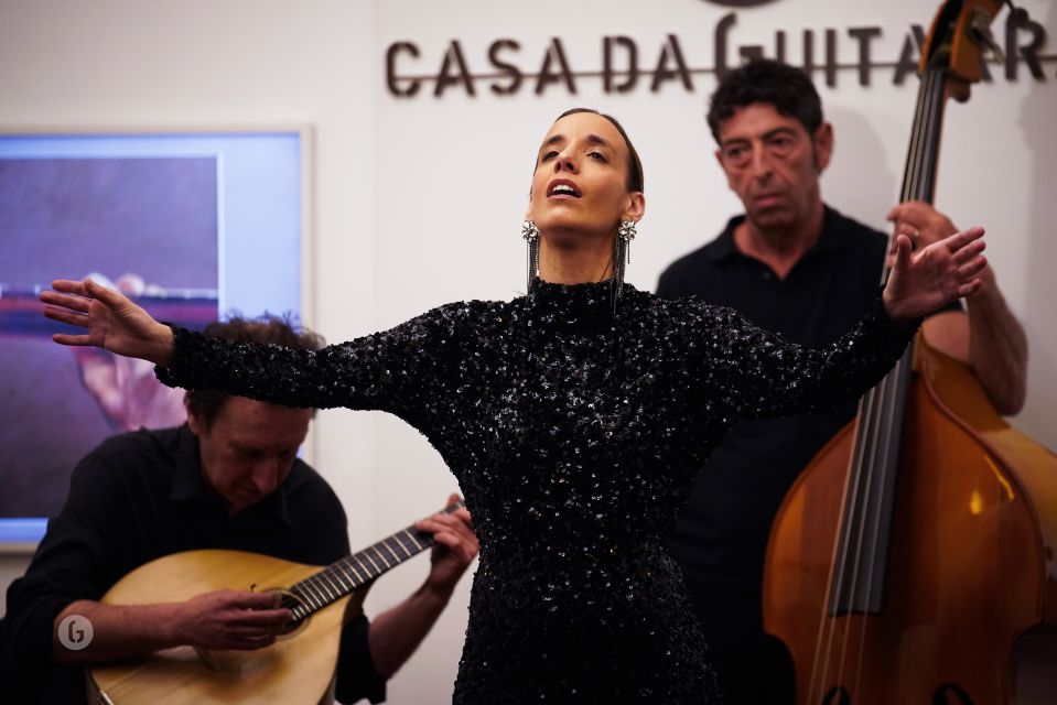 Porto: Fado Show With Port Wine - Venue Atmosphere
