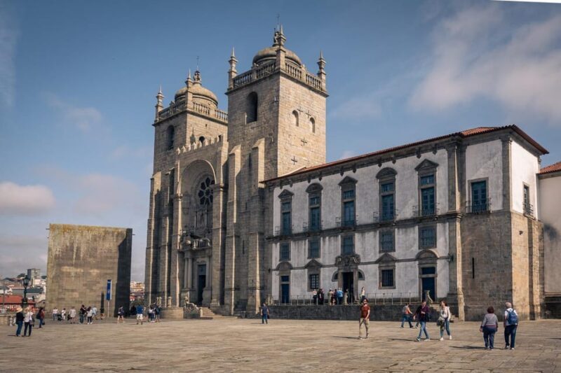 Porto: Flexible Walking Tour in Medieval Area - Authenticity and Authentic Experience