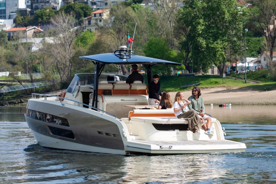 Porto: FULLDAY Private Luxury Yacht in the Douro - Sights Along the Douro