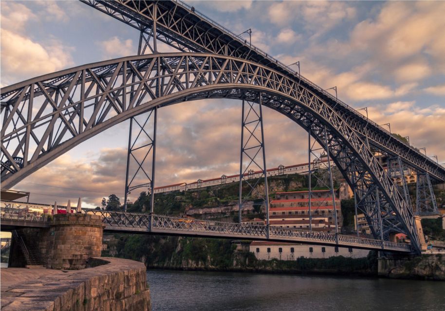 Porto (Gaia) Scavenger Hunt and Sights Self-Guided Tour - Experience Highlights