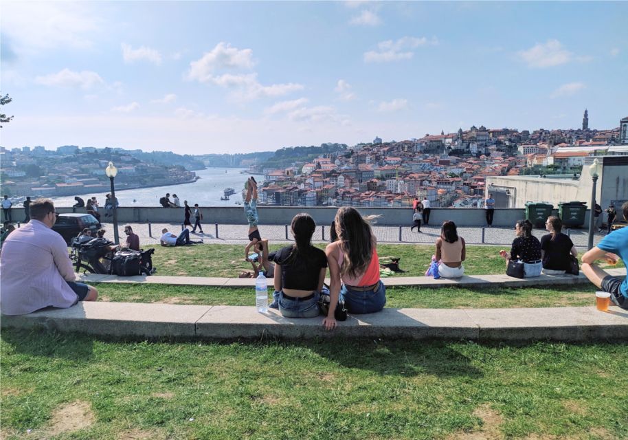 Porto (Gaia) Scavenger Hunt and Sights Self-Guided Tour - Must-See Landmarks