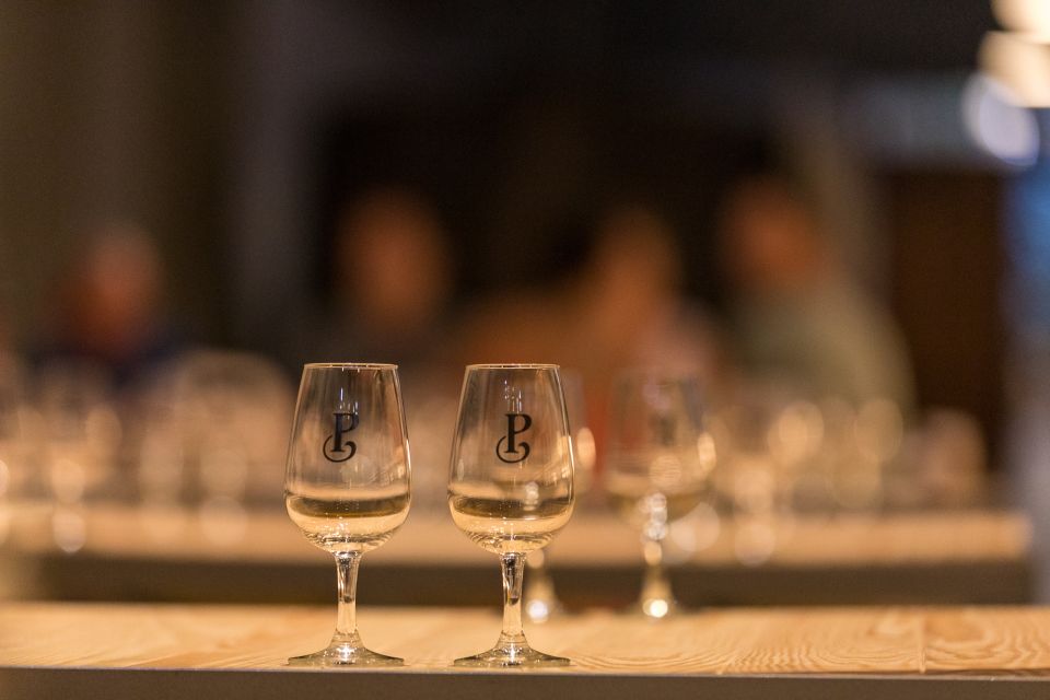 Porto: Guided Tour and Tasting of 3 Port Wines at Poças - Meeting Point Information