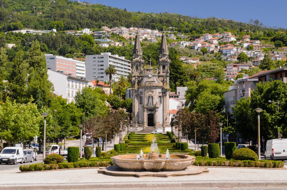 Porto: Guimarães & Braga Tour With Entry Tickets and Lunch - Key Points