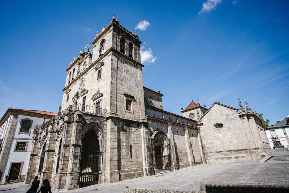 Porto: Guimarães & Braga Tour With Entry Tickets and Lunch - Exploring Braga Cathedral