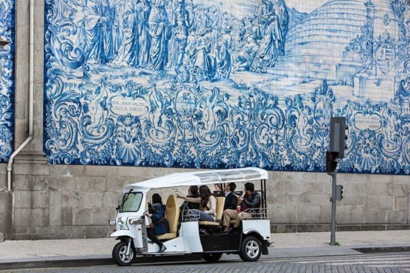 Porto Half Day Tuk Tuk Tour Clérigos, Seaside and Viewpoints - What Makes This Tour Stand Out?