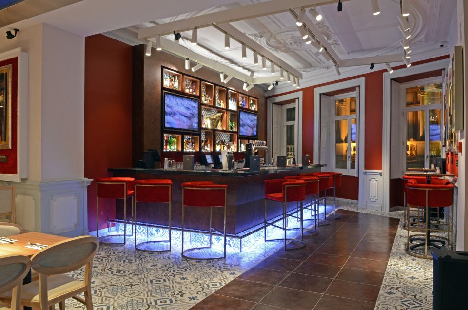 Porto: Hard Rock Cafe Skip-The-Line With Set Menu - Additional Information About the Venue