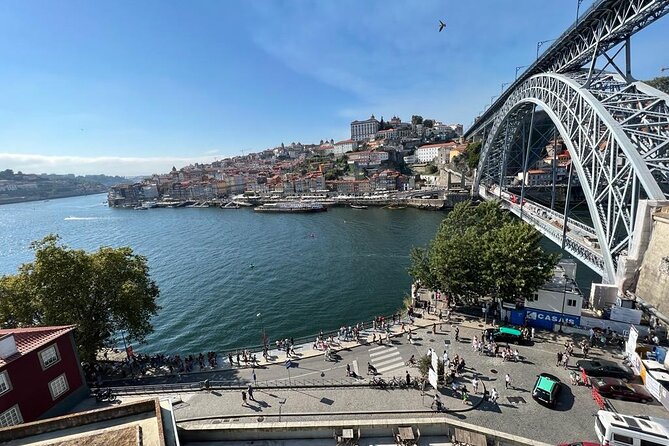 Porto Highlights: the Best of Porto City Walking Tour - Landmark Descriptions