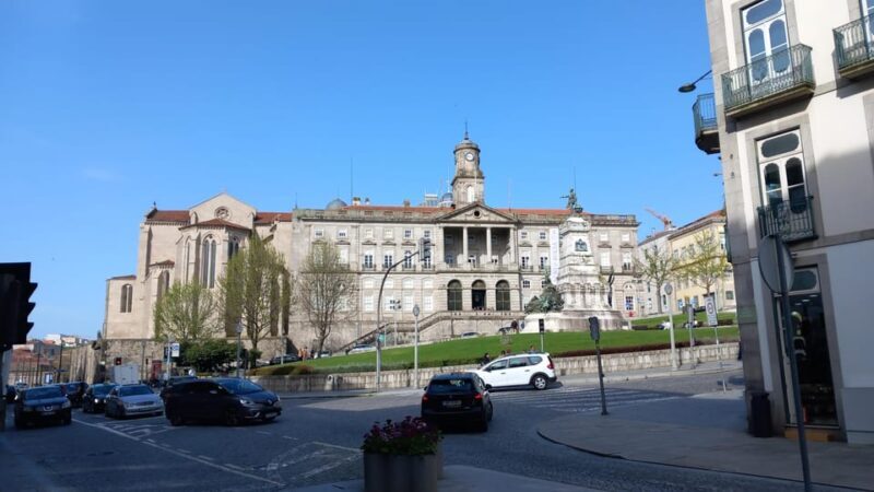 Porto Historic Center: Small Group Walking Tour & Cathedral - Key Points